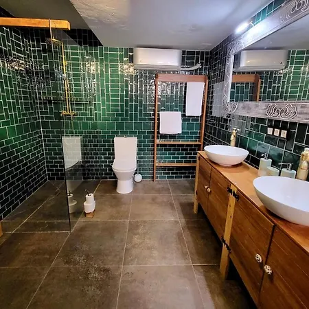 Πανσιόν Casa De Koras 4*